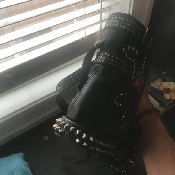 Saint Laurent Signature Ranger Studded Boots - Picture 3 of 6